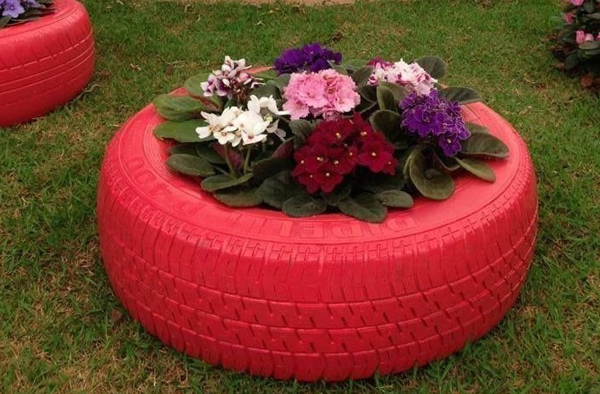 pneus pintados para jardim vermelho