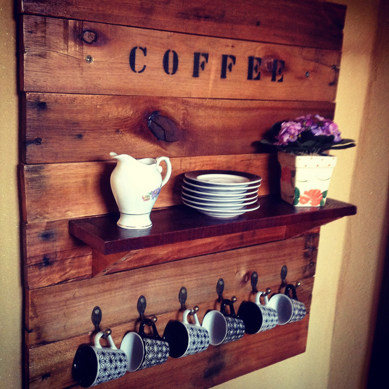 painel de pallet cafe