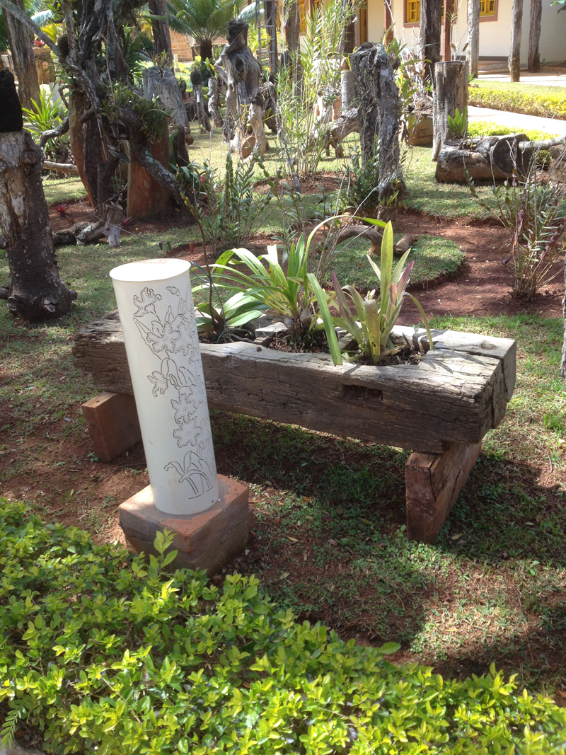 luminaria de pvc no jardim