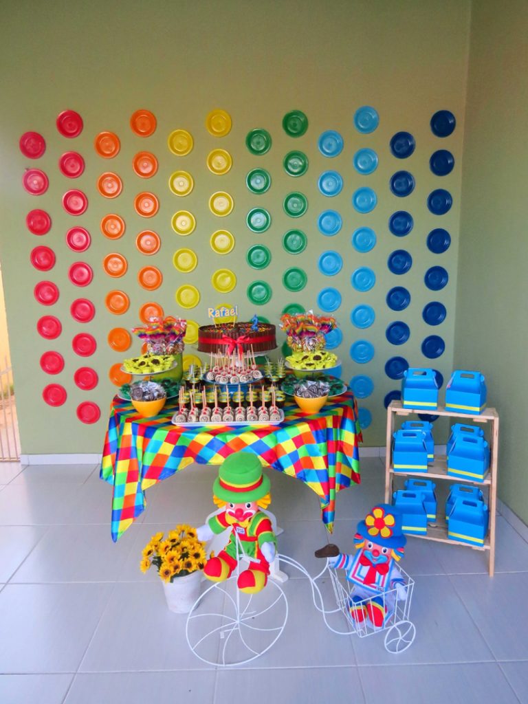 Painel de Aniversário: 15 Ideias para Você Fazer em Casa - Artesanato ...