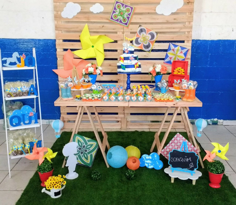 painel de pallet festa catavento 