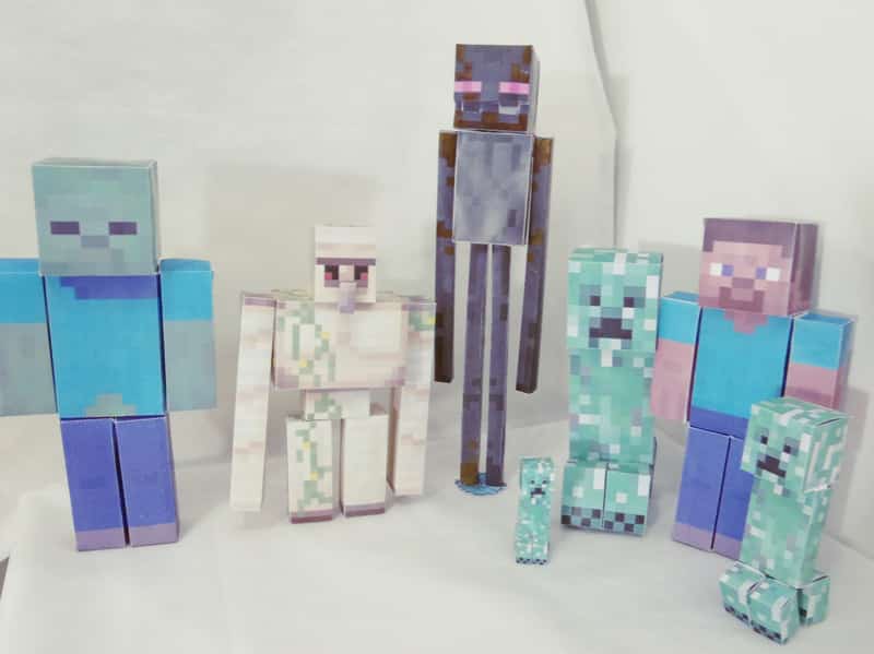 boneco minecraft colorido