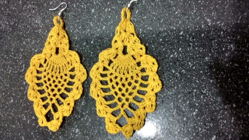 brinquinho de croche amarelo