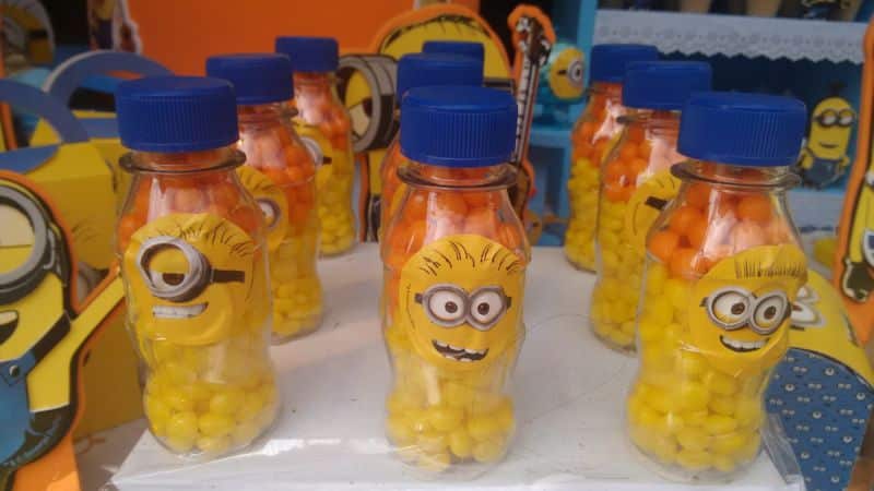 garrafa decorada minion