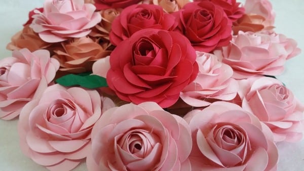 mini-rosas-em-papel-scrap-para-lembrancinhas