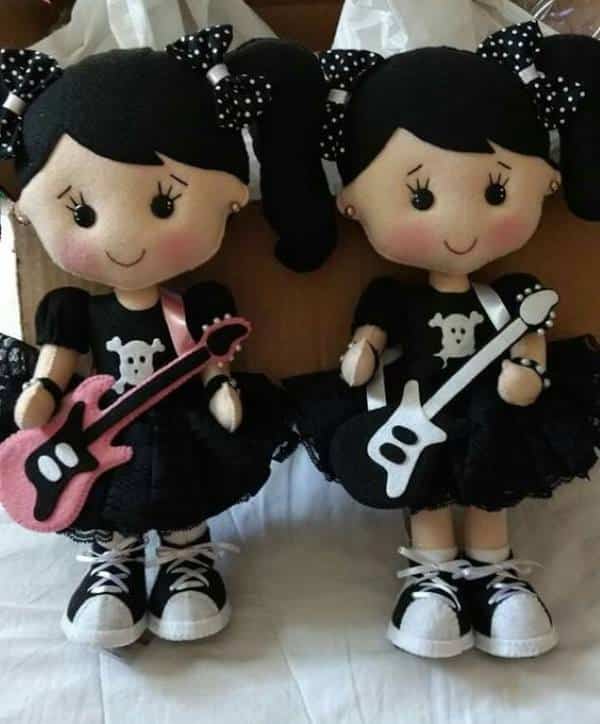 boneca de feltro rock