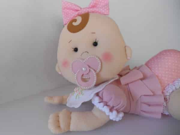 bonequinha bebê em feltro