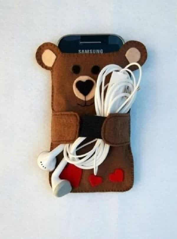 capinha de celular em feltro ursinho