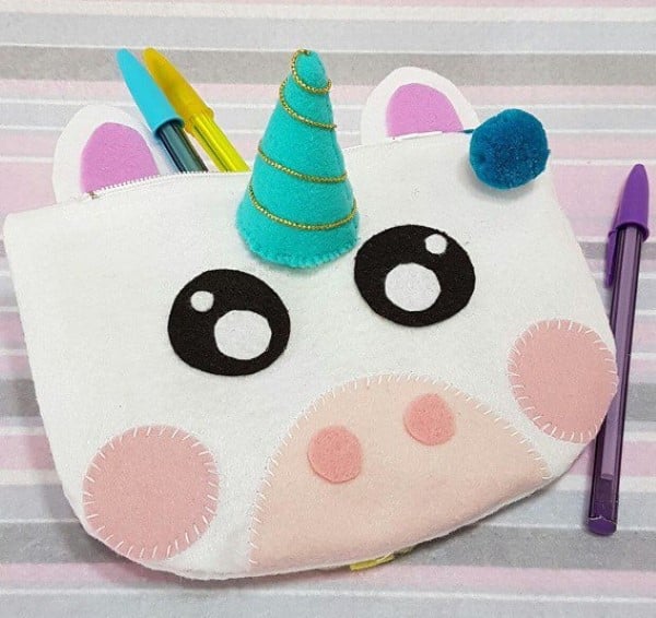 necessaire de unicornio em feltro