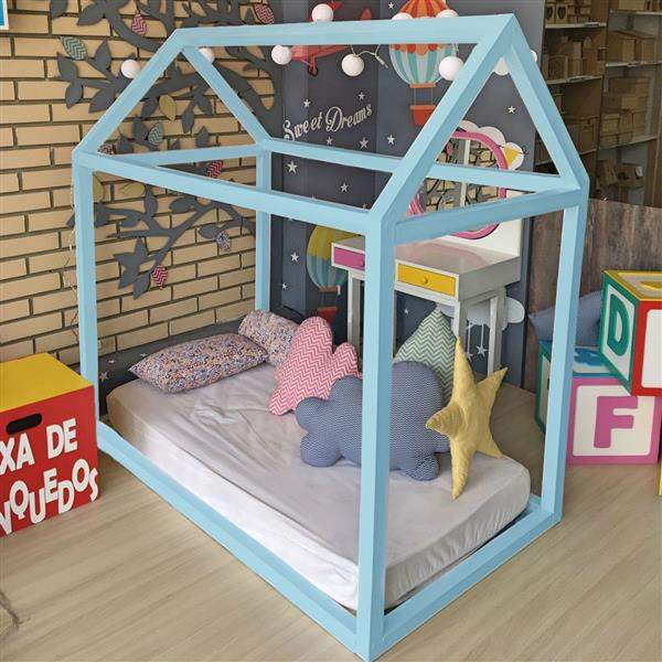 cama-montessoriana-bebe-azul