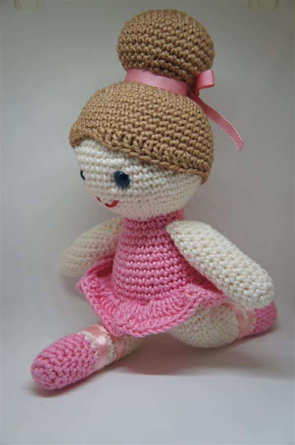 boneca-bailarina-amigurumi