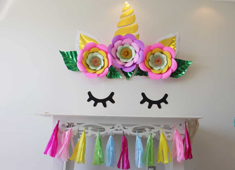 mesa decorada unicornio