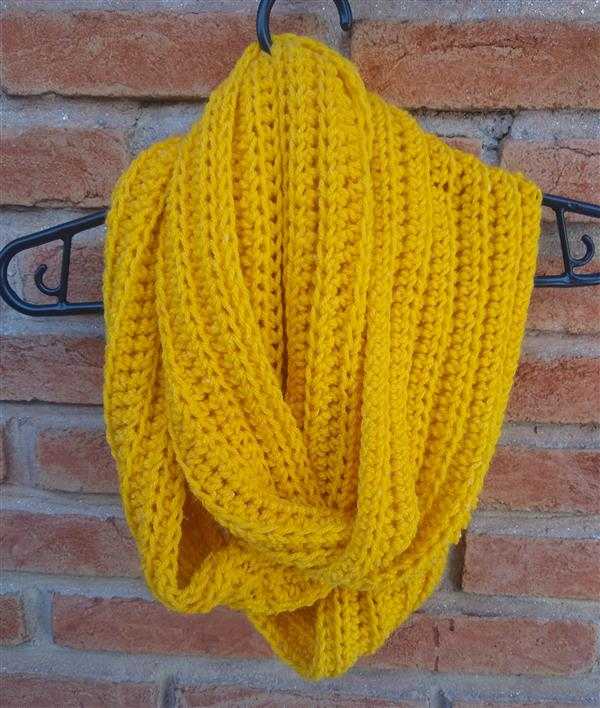 gola-infinita-em-croche