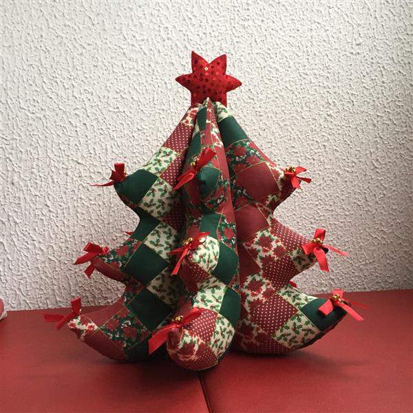 arvore-de-natal-artesanal-em-tecido