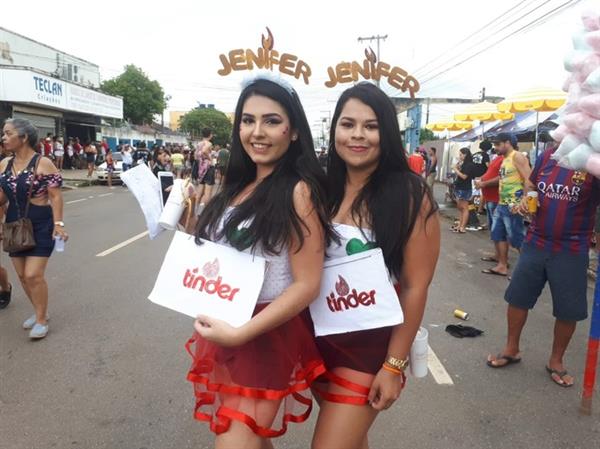 plaquinha carnaval tinder