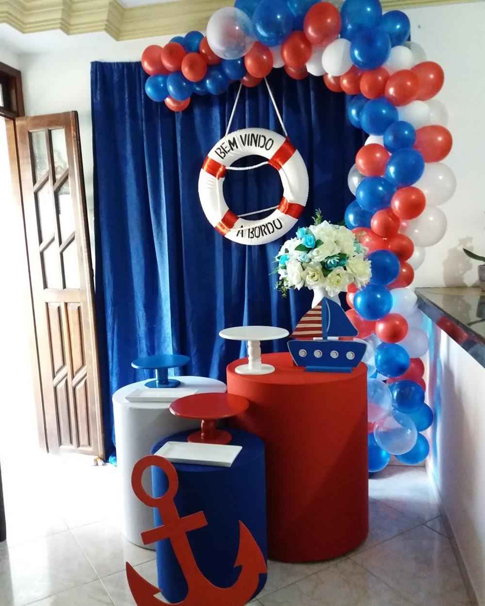 decoração de festa infantil com cortina