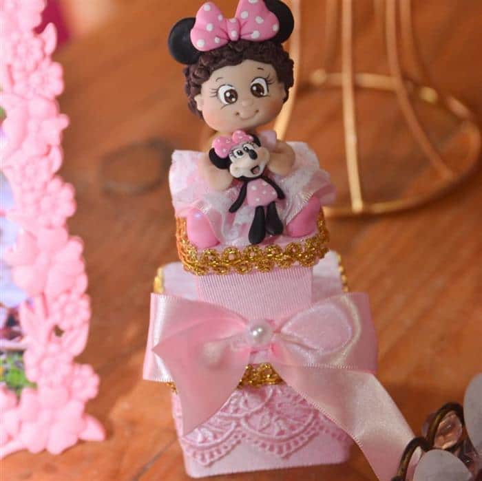 Bonequinha personalizada para festa da Minnie rosa