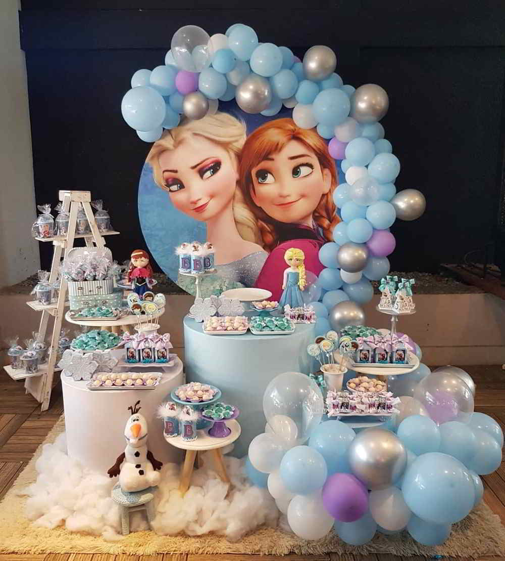 festa frozen com balões