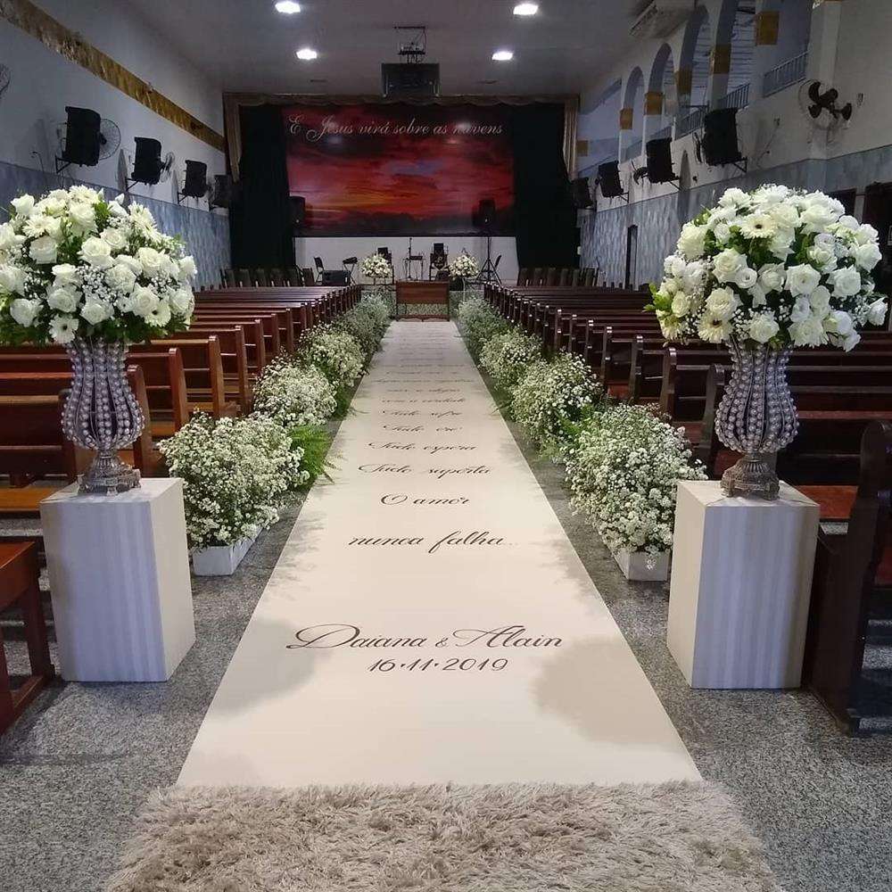 decoração com passarela escrita para casamento