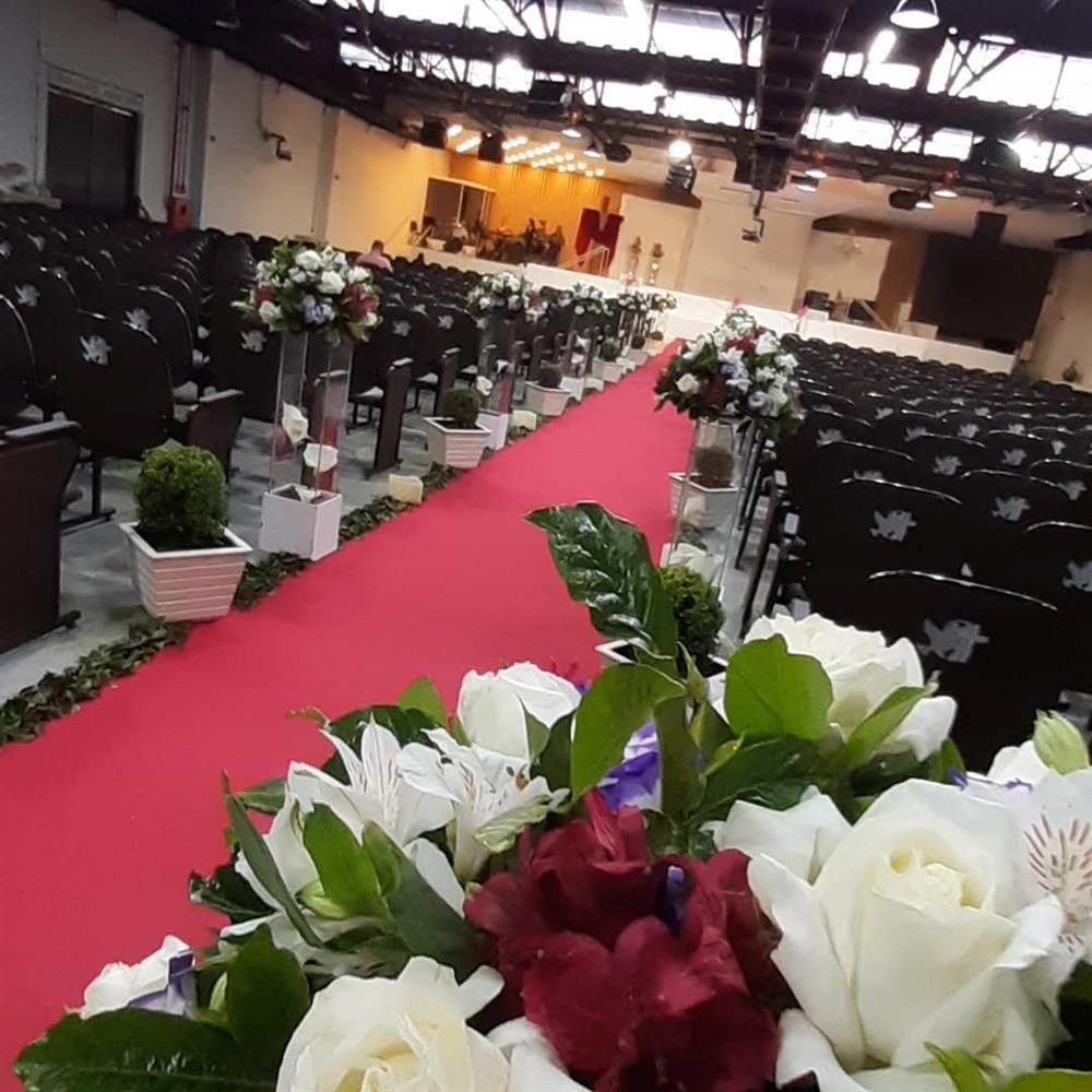 decoração para casamento vermelho e branco