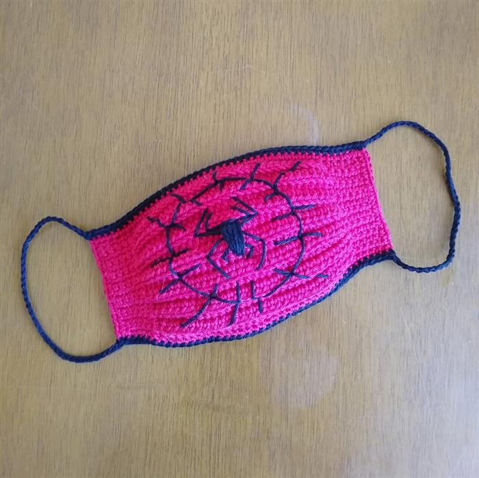 mascara de croche do homem aranha