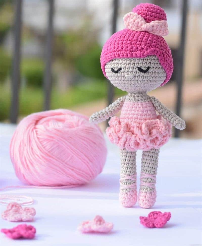 boneca bailarina de croche rosa