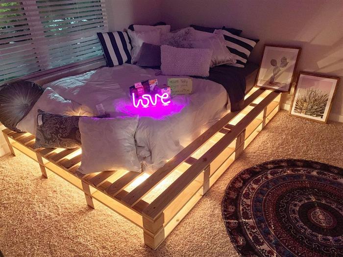 cama de palete com led embaixo