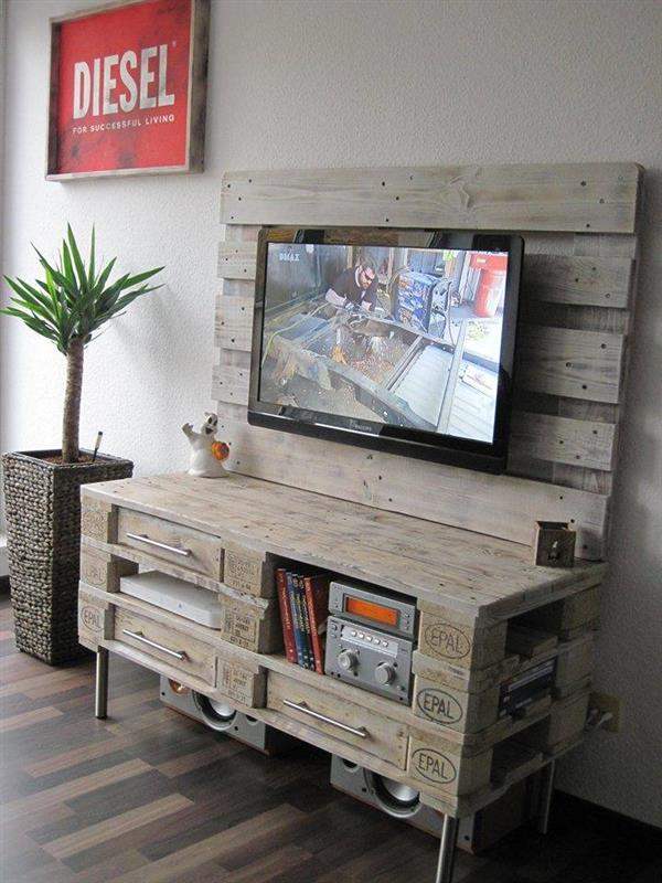 pallet-media-console-table