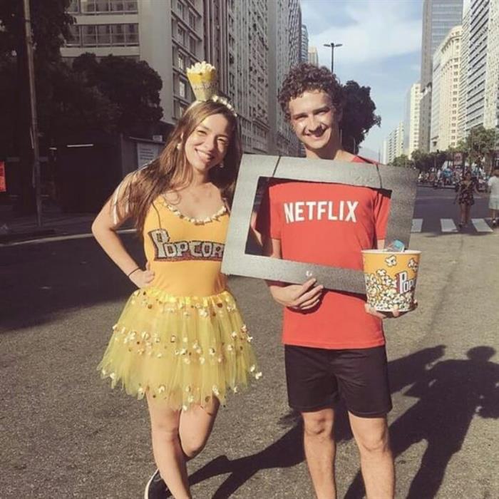 fantasia de netflix e pipoca