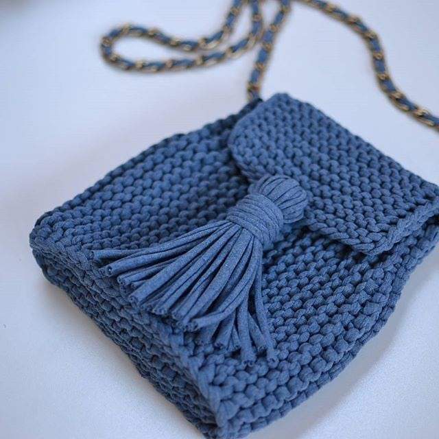 bolsa de croche fio de malha azul