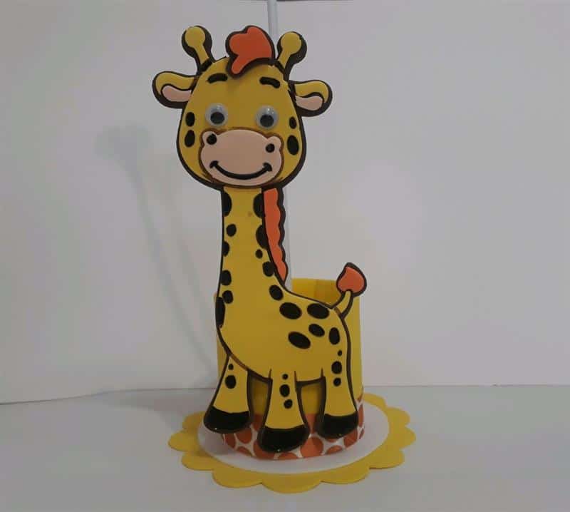 Desenho de girafa em EVA