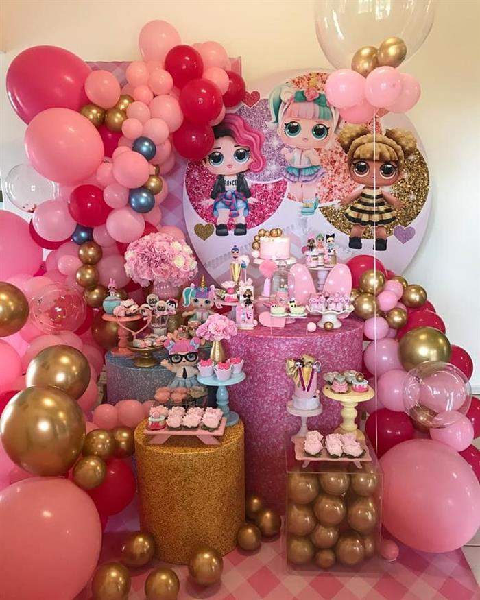 festa decorada com balões lol