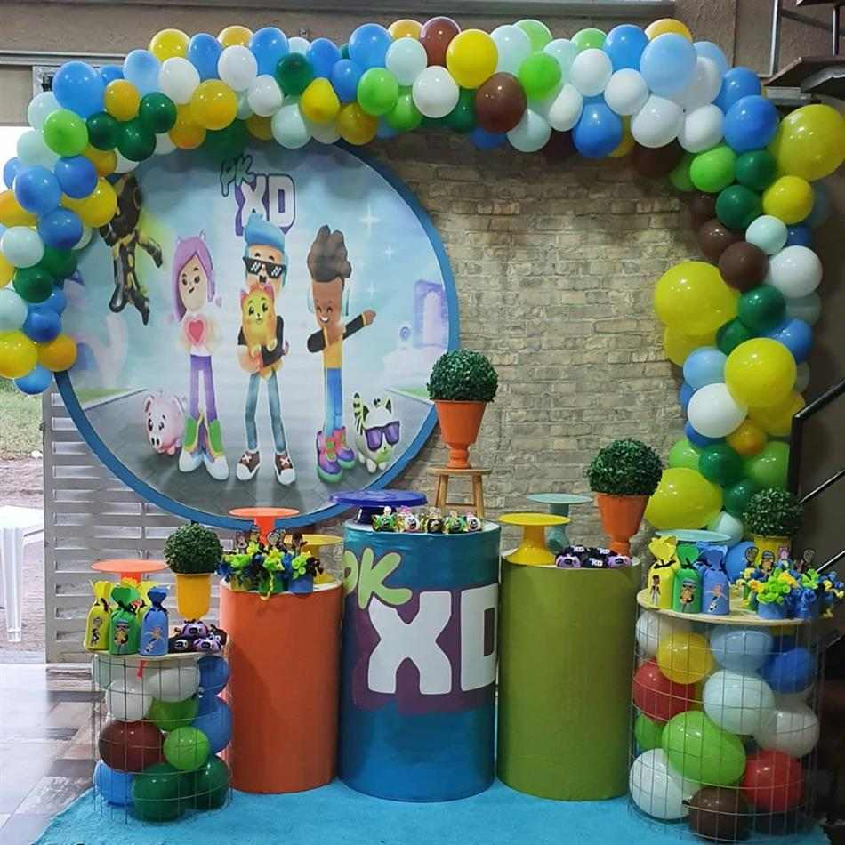 Decoração de festa infantil com cilindros