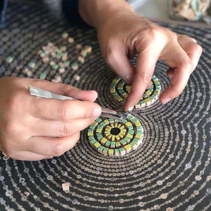 qual o material usado em mosaico
