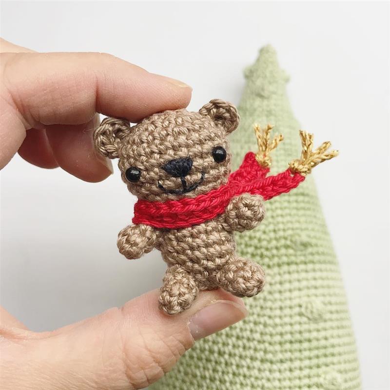 Mini urso amigurumi 