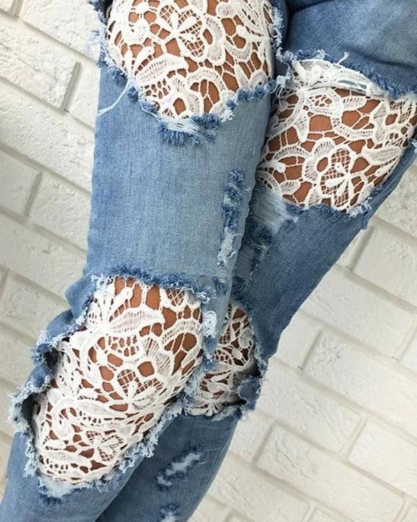 calça jeans com renda na perna