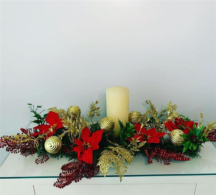 dentro de mesa decorativo para natal