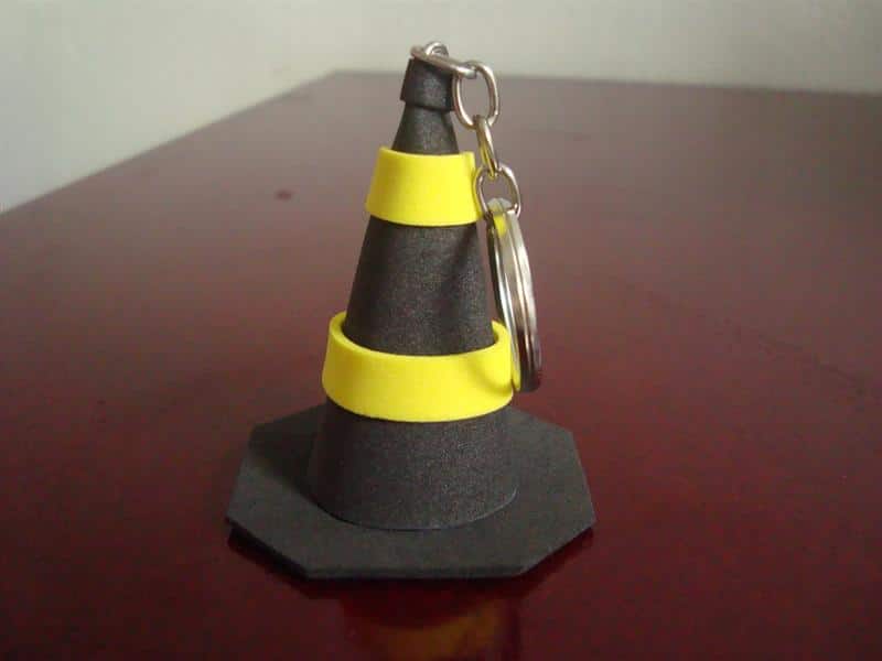 cone amarelo e preto