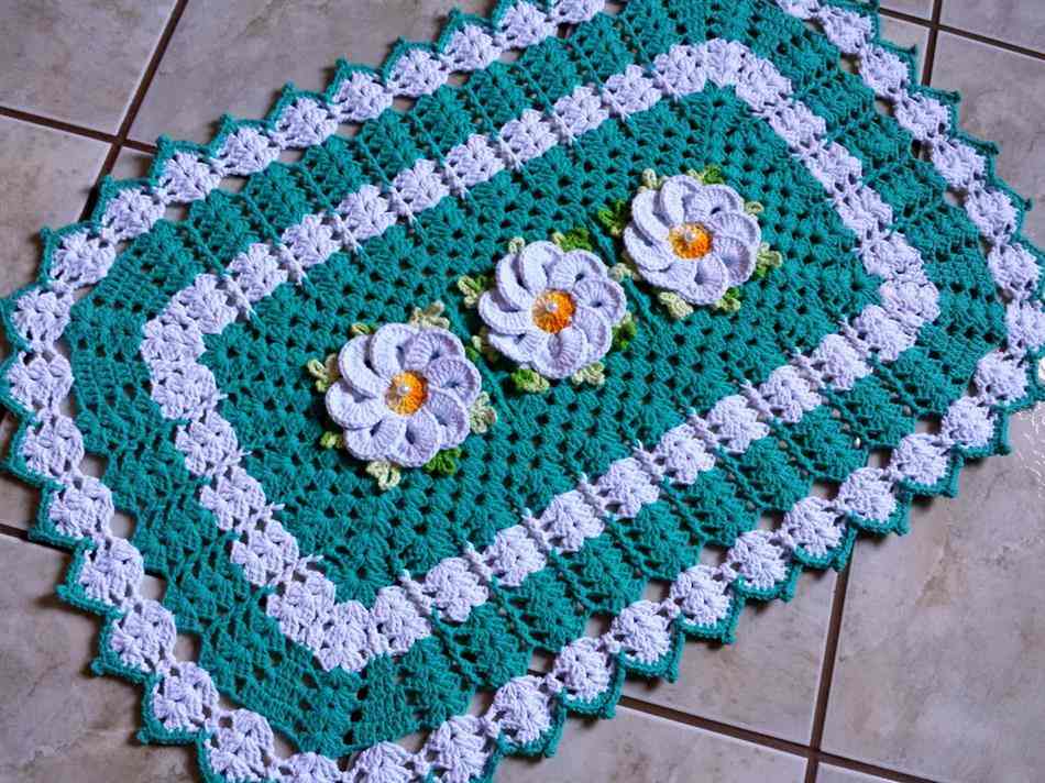 tapete de croche com flores