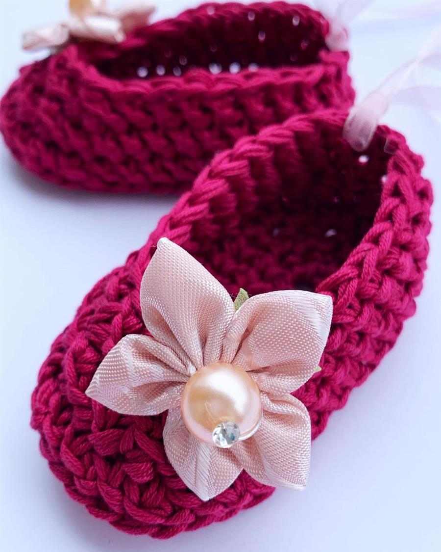 sapatinho de croche rosa