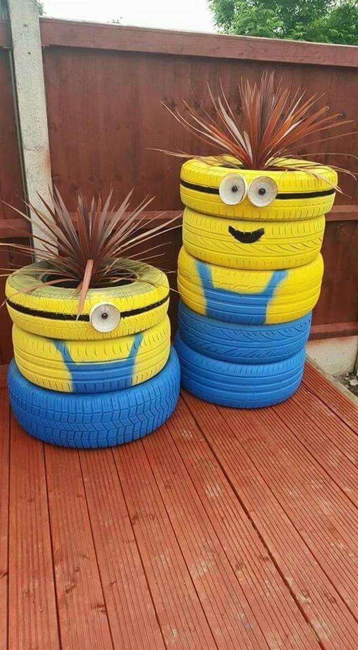 jardim com pneu minions