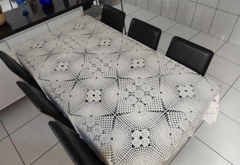 toalha de mesa de croche com linha fina