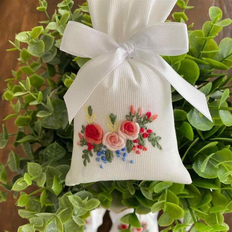 Bordado Rococó: como fazer +70 ideias surpreendentes com esse estilo de ...