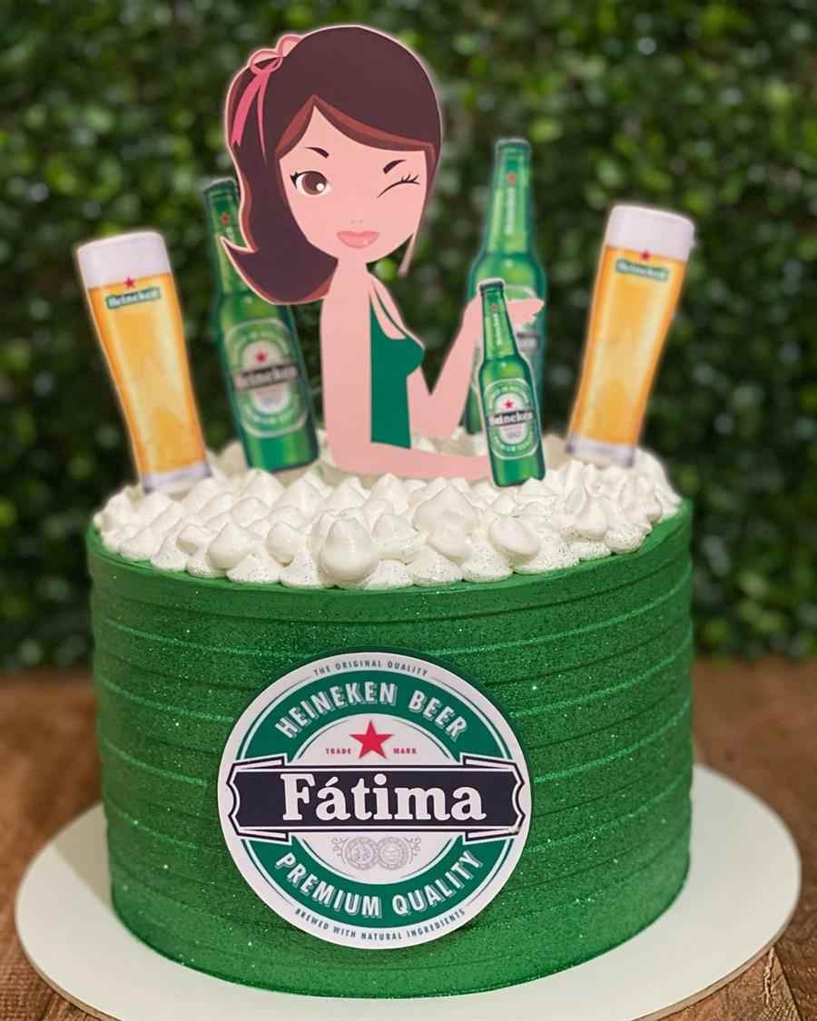 Bolo Heineken feminino