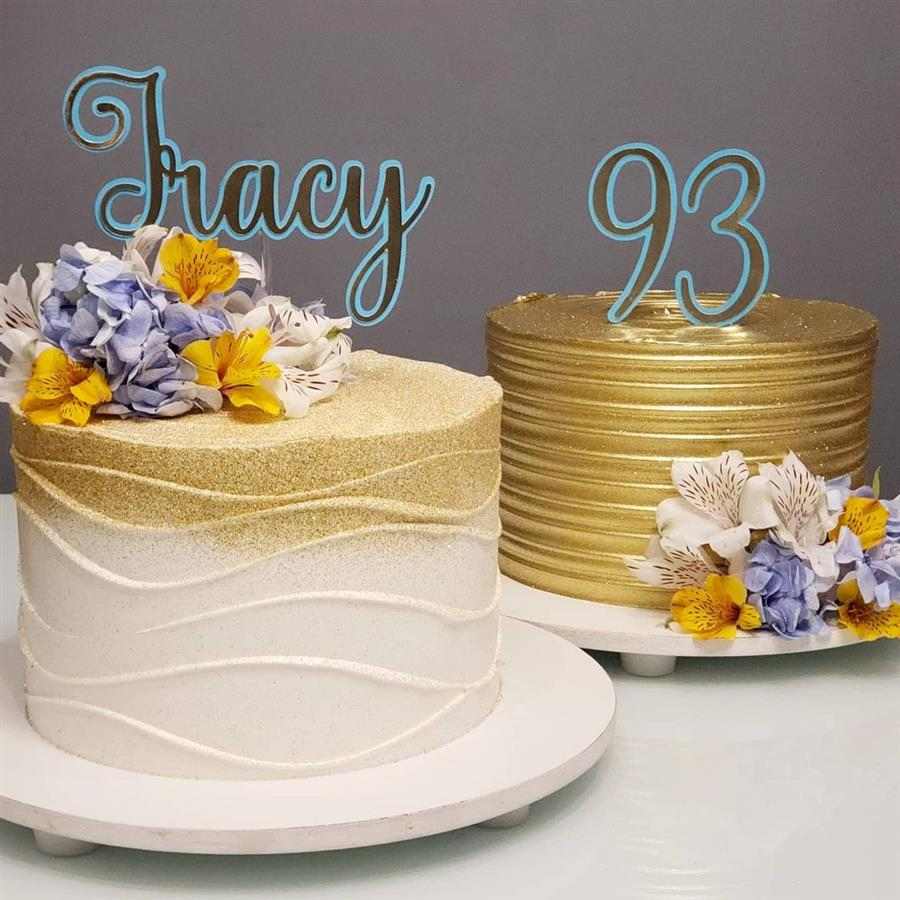 Bolos femininos decorados com chantilly 