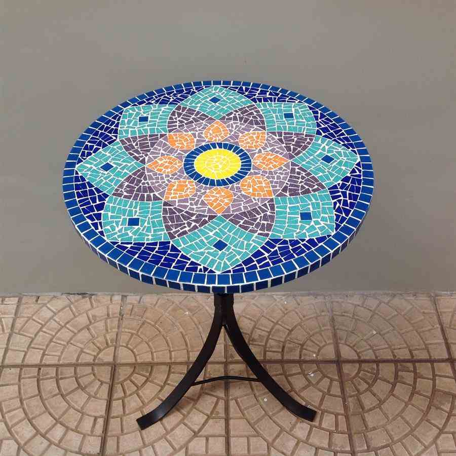 mesa mosaico com pastilhas de vidro