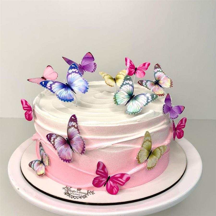 Decoração de Bolo Feminino para Aniversário com Chantilly 