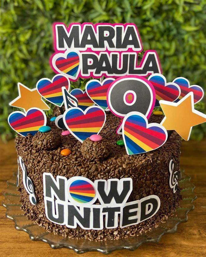 bolo de now united simples