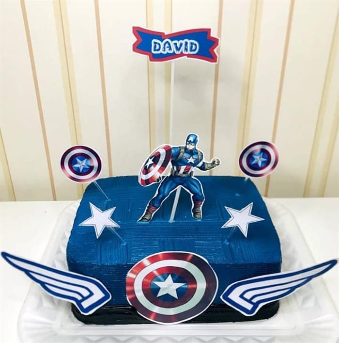 bolo do capitão america de chantilly quadrado