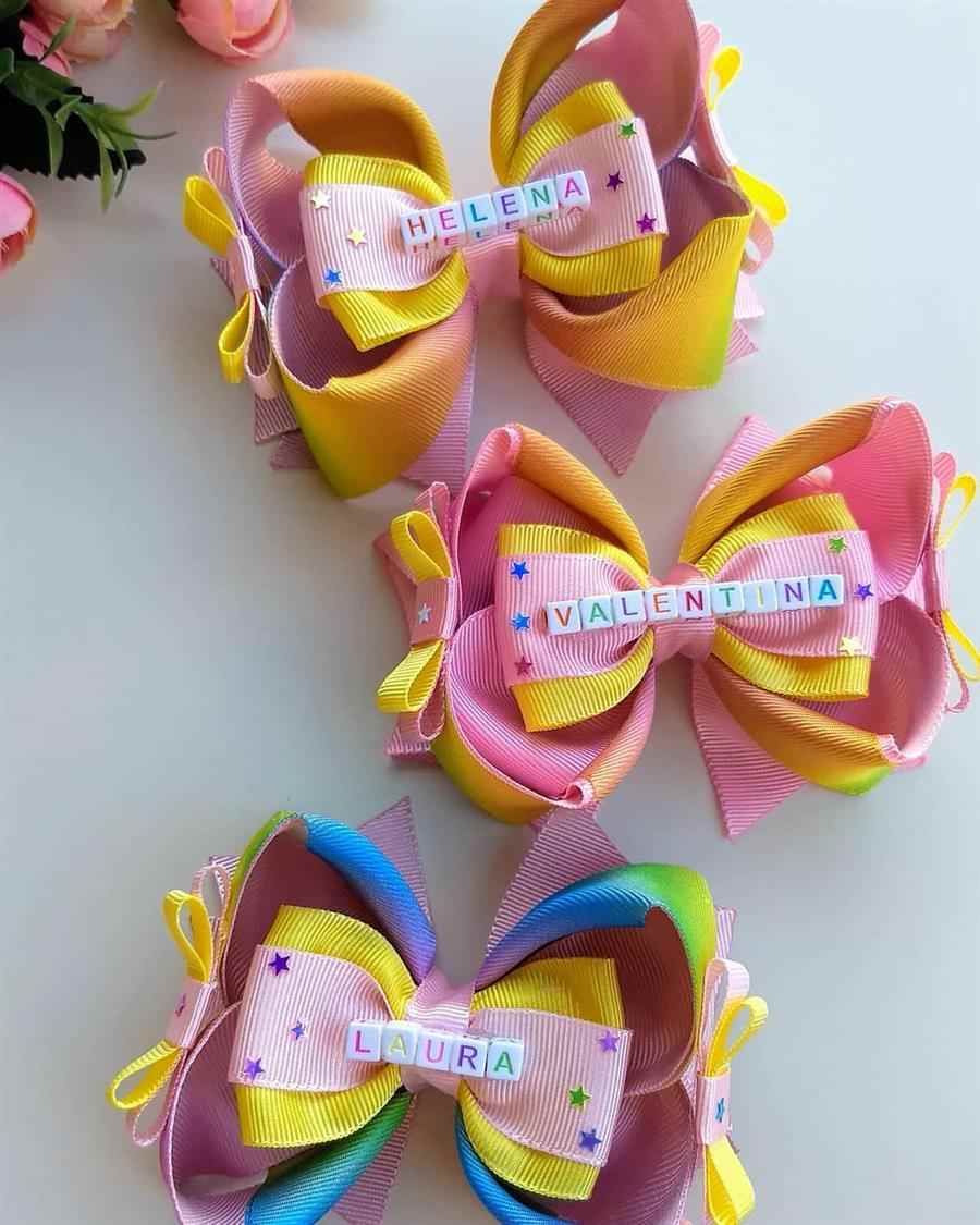 laços com nome em cima